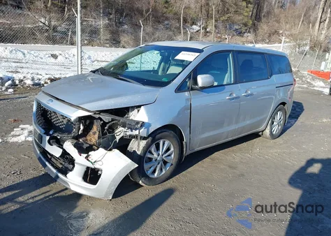 2018 Kia Sedona Lx z USA, uszkodzony, nr VIN KNDMB5C15J6397376